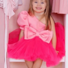 Vestido princesa sem ombro com tutu e laço