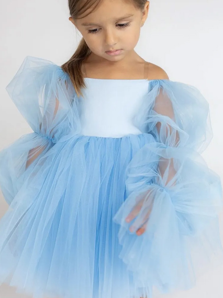 Vestido de menina tutu com manga bufante e ombro de fora